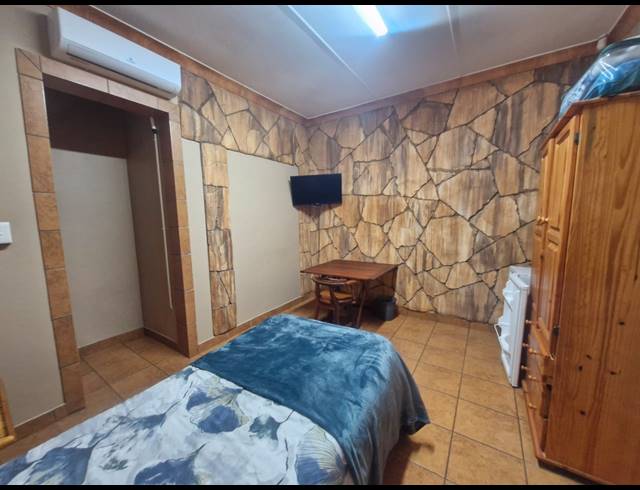 7 BEDROOM GUEST HOUSE FOR SALE IN DIBENG